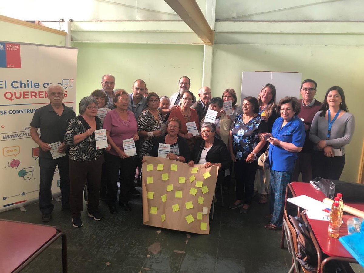 MDSValparaiso's tweet photo. 🇨🇱👴🏼👵🏽 Porque es importante escuchar la voz de nuestros adultos mayores para construir #ElChileQueQueremos seguimos haciendo dialogos ciudadanos. Hoy en el CAM Amigos de la Concepcion de Viña Del Mar nos plantearon sus ideas y necesidades para lograr #elchilequequeremos👏 https://t.co/FjrxjBBhtN