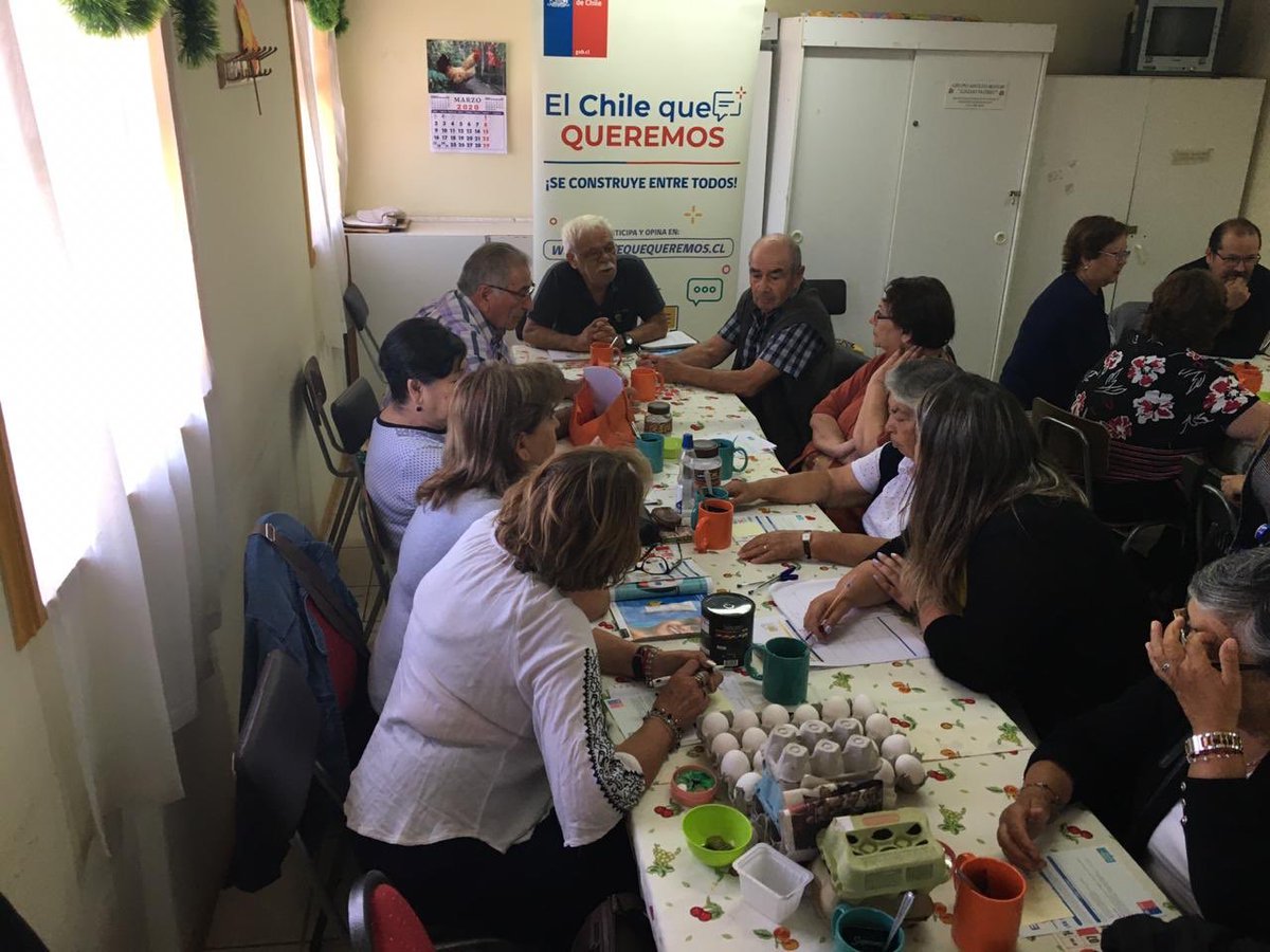 🇨🇱👴🏼👵🏽 Porque es importante escuchar la voz de nuestros adultos mayores para construir #ElChileQueQueremos seguimos haciendo dialogos ciudadanos. Hoy en el CAM Amigos de la Concepcion de Viña Del Mar nos plantearon sus ideas y necesidades para lograr #elchilequequeremos👏