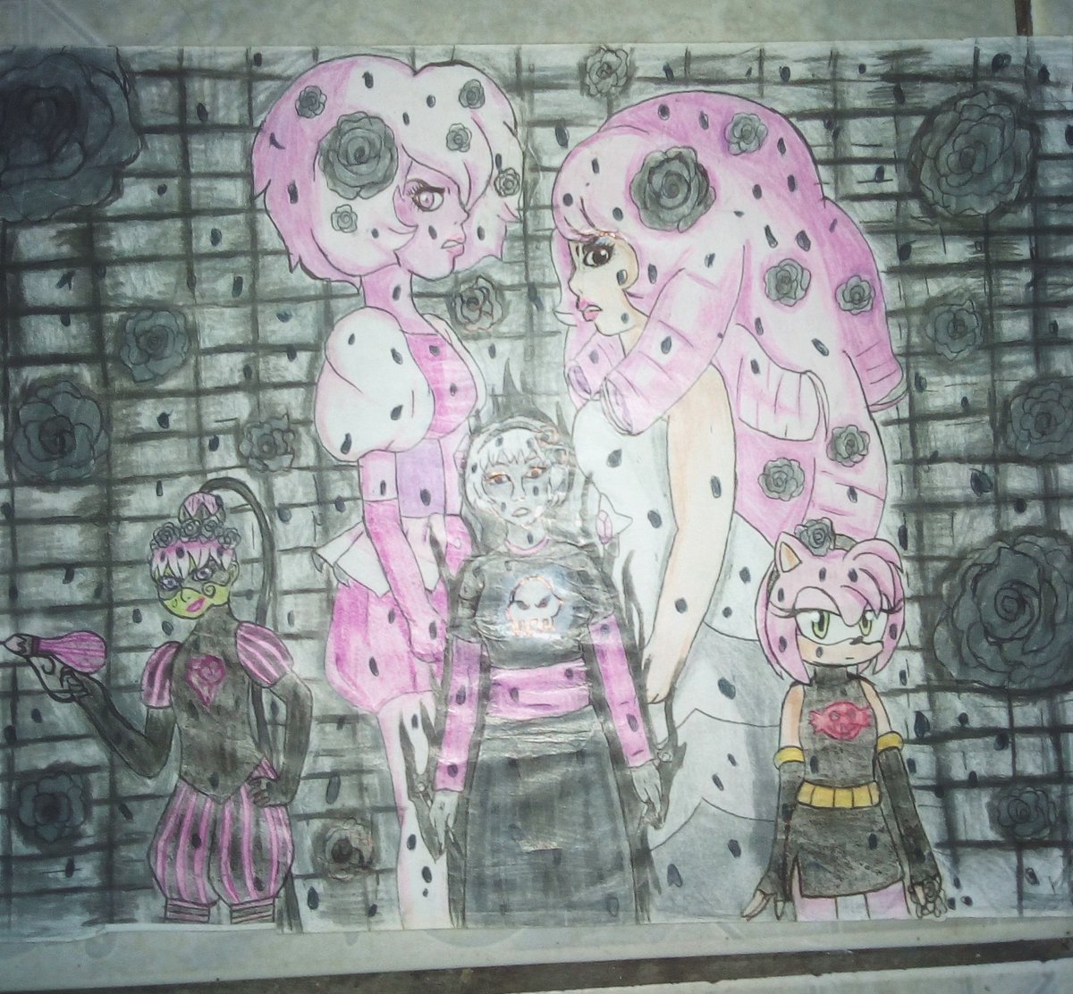 CostaJasminy's tweet photo. Esse é um dos meus desenhos preferidos, versões do mau de várias Roses (✷‿✷). #homestuckfanart #roselalonde #rosegrimdark 
#stevenuniversefanart #rosequartz #pinkdiamond 
#miraculousfanart #roselavillant #princessfraganse 
#sonicthehedgehogfanart #amyrose #rosetherascal https://t.co/RfmJre5POr