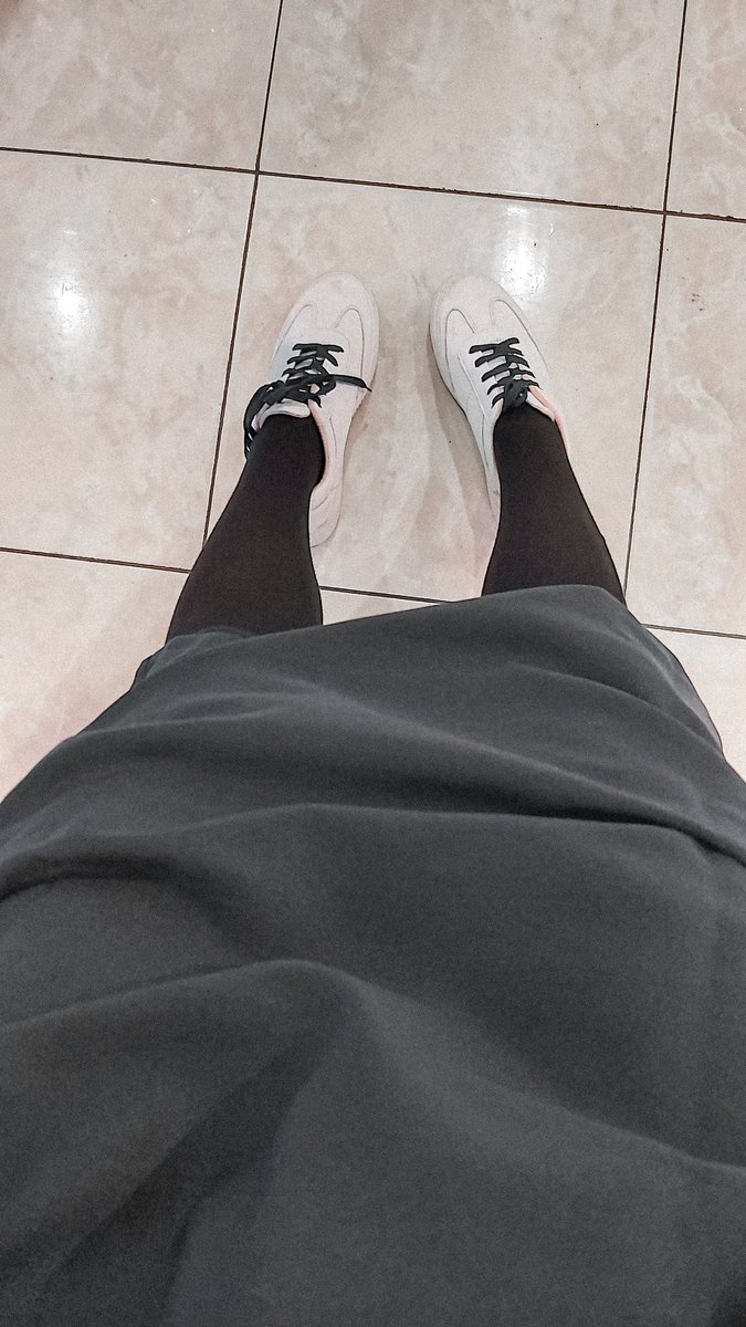 Melangkah melupakanmu atau mengejarmu?