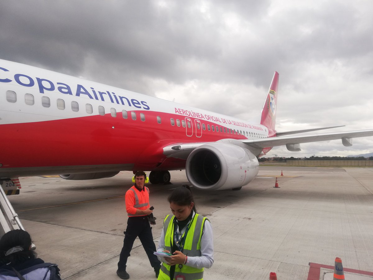 johnalbertoap's tweet photo. Hoy el #HP1534CMP de @copaairlines volo como @wingo haciendo el 7055 Bogotá Guayaquil.. Los que pagaron asientos delanteros pudieron probar los asientos Bussisnes con el servicio de #Wingo https://t.co/VOiO2qQfUf