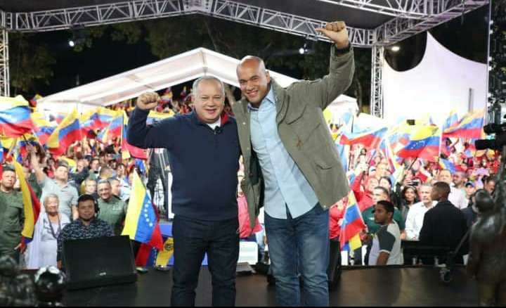 Desde Cúa, tierra natal del General del Pueblo Ezequiel Zamora, estamos en el programa Con el Mazo Dando. #ConChavezEnBatallaYVictoria <a href="/dcabellor/">Diosdado Cabello R</a> <a href="/ConElMazoDando/">Con el Mazo Dando</a>