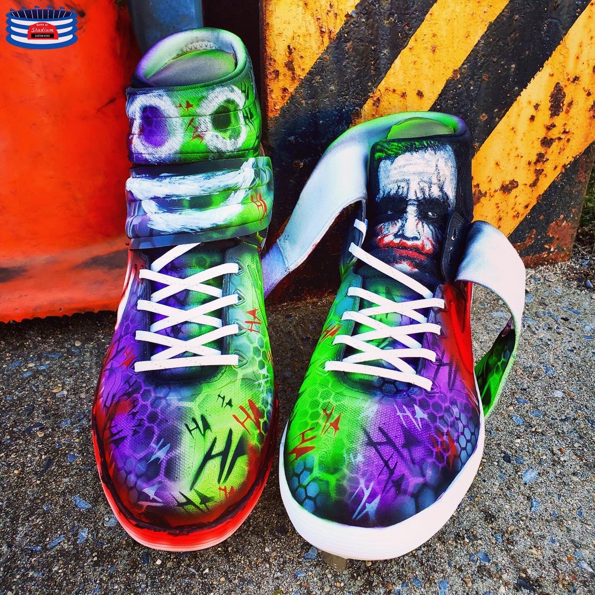 stadiumck's tweet image. RT if you would rock these “The Joker” themed Nike cleats! #StadiumCustomKicks #TheJoker