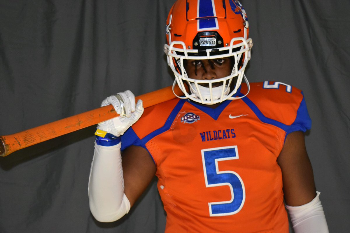 EricDaGoat_'s tweet photo. After a great visit blessed to receive an ⭕️ffer from Louisiana College 💙🧡 https://t.co/m6S758mPdZ
