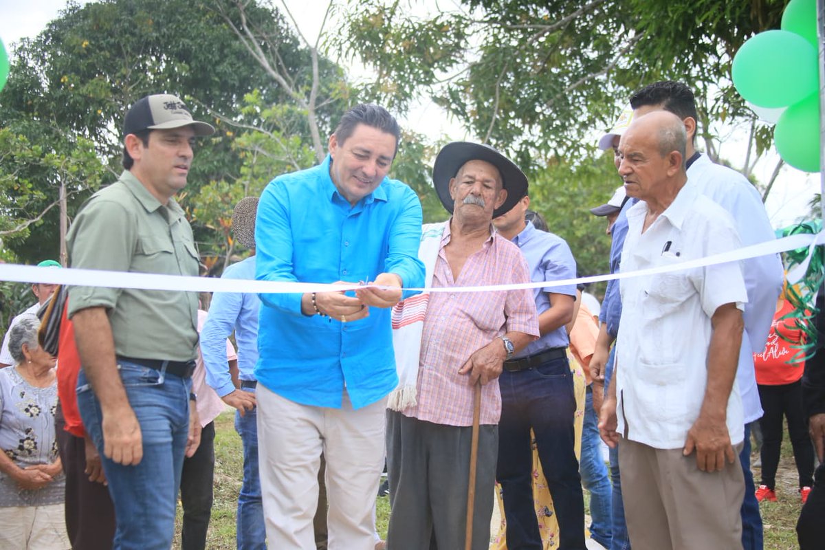 AsambleaMeta's tweet photo. Presidente de @AsambleaMeta, Dip @HENRYLADINO participó en la construcción del #PlanDeDesarrolloDeptal junto al Señor Gobernador @JuanGZuluaga en el munip de Puerto Concordia, donde también estuvieron presentes los municipios de Puerto Rico y Mapiripan.
https://t.co/vRSNODqaUZ https://t.co/qcFpSNpTc1