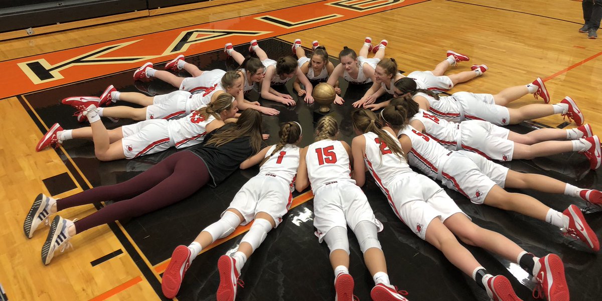 MaineSouthGBB's tweet photo. Hawks play for a Regional Championship vs Elk Grove tomorrow night 2/20 @ 7:00 at Elk Grove. Come out and support this special team!  Go Hawks!  @motherhawkers @Maine_South https://t.co/H7CCfPZgJC