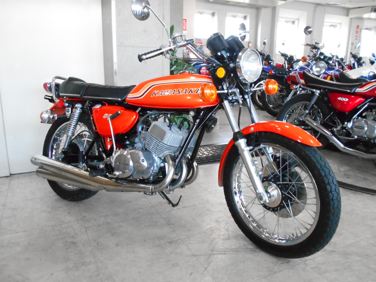カワサキ500SS マッハIII H1B 鉄サイドカバー オレンジ