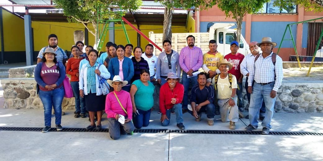 SEFADER_GobOax's tweet photo. Por instrucción de la Sria. @SofiaCastroRios, el jefe del Depto. de Atención a Org., Justo Noriega impartió el taller "Principios básicos de la zootecnia en la ovinocultura" a productores ovinos de San Pedro Mártir de Yucuxaco, para capitalizar la ovinocultura en este Municipio. https://t.co/Zdwtmxnqbj