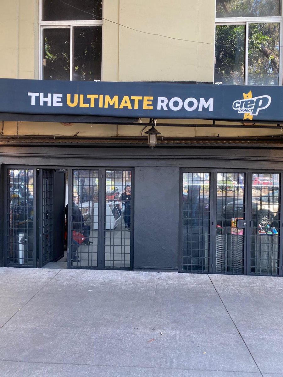 communitymexa's tweet photo. THE ULTIMATE ROOM abre por primera vez sus puertas en alianza con la mayor tienda de sneakers en la ciudad de Oaxaca, PM Sneaker Store. 

Estará del 18 de febrero al 1 de marzo podrán encontrar una variedad de ediciones que podrán hacer mayor su armario especial. https://t.co/pEHEvUmvdL