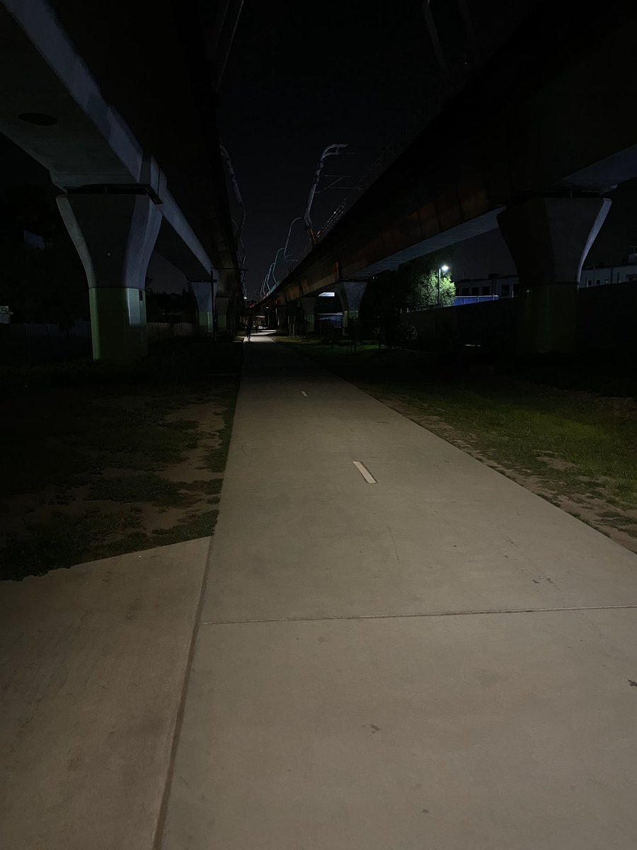 JackKlompus61's tweet photo. @KkRockChic @LoudermilkPax @VictorianLabor Iโm in Murrumbeena, around the stations itโs not so bad, at Murrumbeena itโs up against the buildings. Itโs away from stations that people are ignoring. #wheresdimo ignored the failed process & consultation so he can save the party. Very poor from him & constituents https://t.co/Z2zN8RhLay