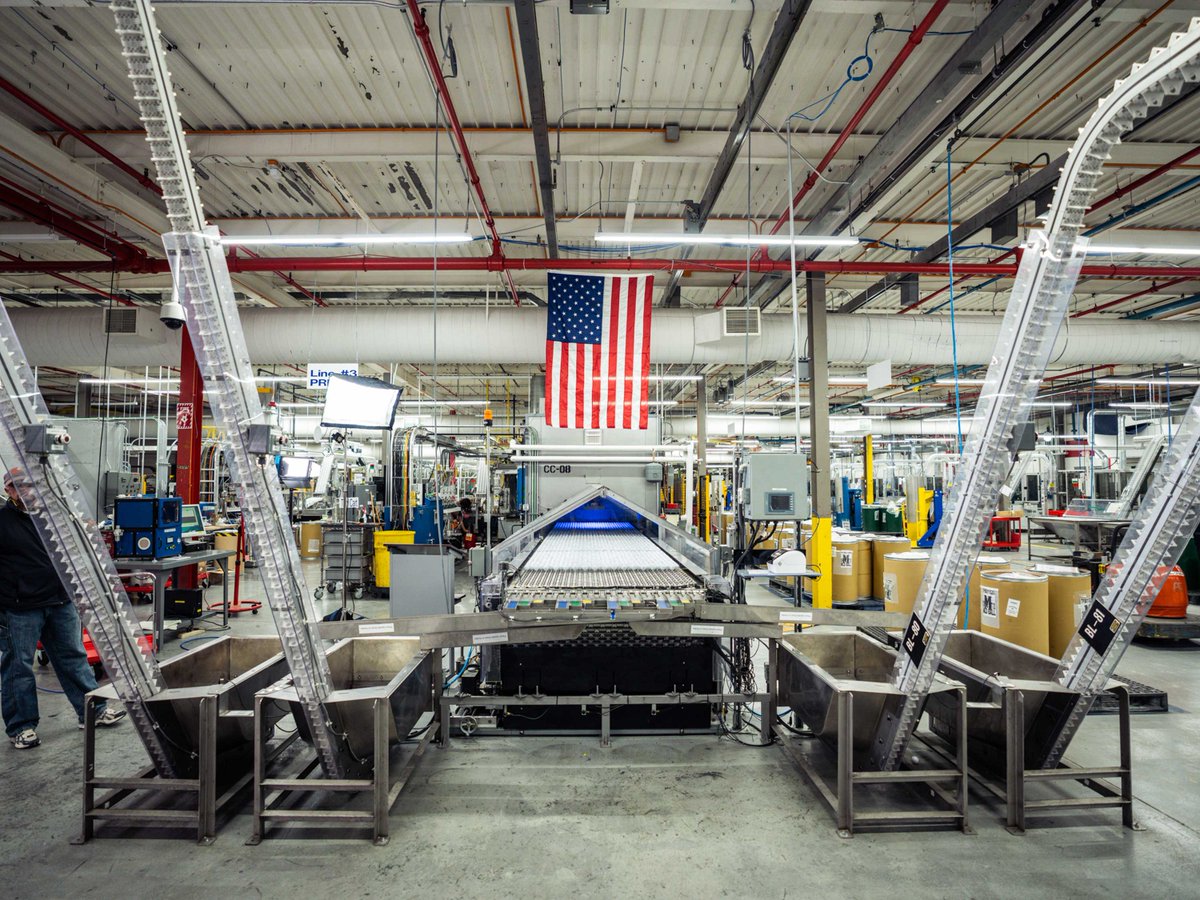 CallawayGolf's tweet image. In case you missed it, check out 'The Ball That Changed A Town' highlighting Chicopee, MA, host to the most modern golf ball plant in the world and one of the most important cities in golf that you haven't heard of! 💪

Watch the full doc here &amp;gt;&amp;gt; bit.ly/3bVUSr4