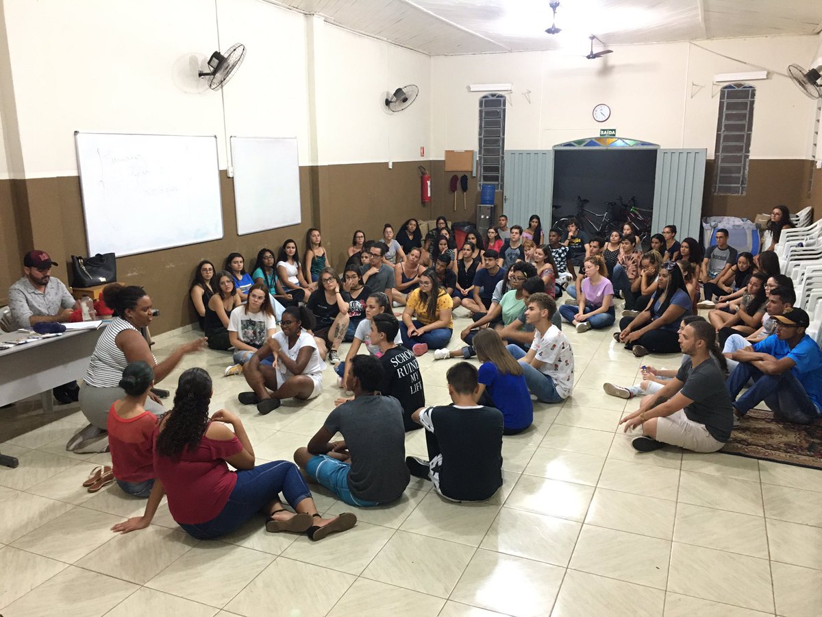 UNEafroBeb's tweet photo. Noite de muitas reflexões com a professora Eliane Rocha. #UNEafro #UNEafroBebedouro #Bebedouro https://t.co/hvebX1YR6W