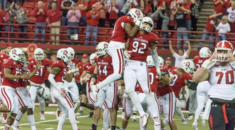 chevalierbren's tweet photo. Blessed to receive an offer from the University of South Dakota ! @JPRockMO @CBCFootball @CoachMarkWatson https://t.co/1UodkPEopf