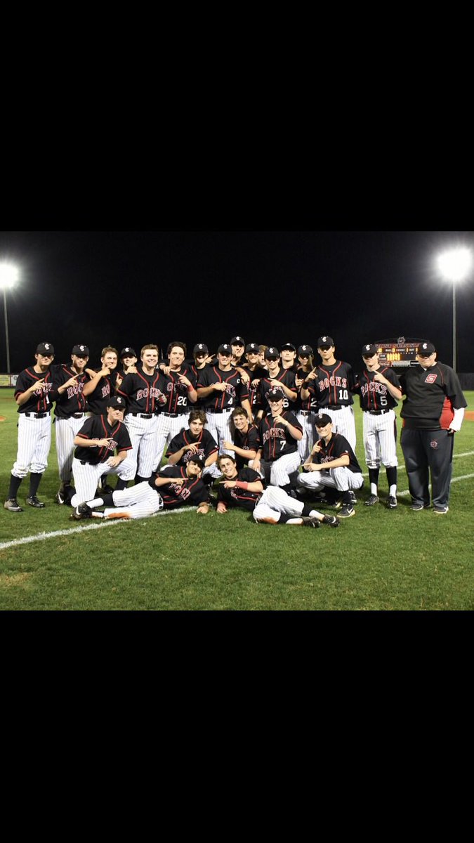 dawson_strong9's tweet photo. Everyone come out to the Rock Pile against St Pats Saturday @11!! #rackball https://t.co/aztV3Vdlx2