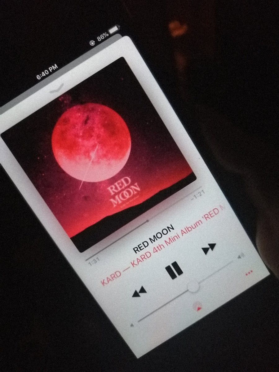 ZoldyckCrush's tweet photo. Que felicidad 😍🖤
Ahora puedo llevar a BM a todos lados(?) 🤭💕
#Staydium #KARD #BM #REEDMOON #카드 https://t.co/vJuRwmEuHq