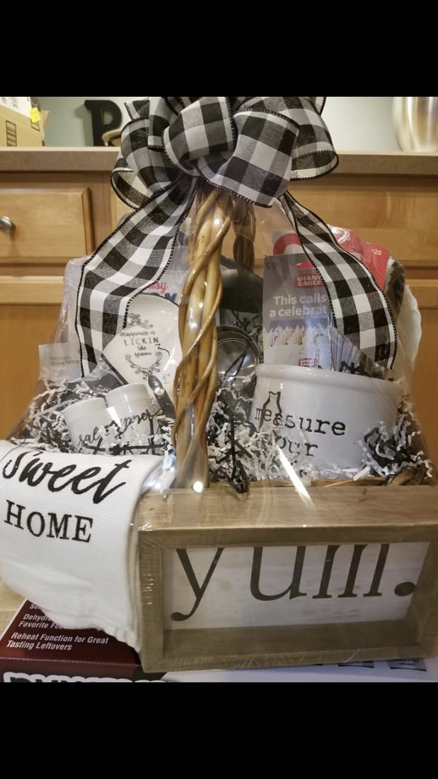 Basket raffle at the Spirit “Spark-tacular “ Showcase!  Bring your address labels to save time from filling out the back of each ticket. 🧺