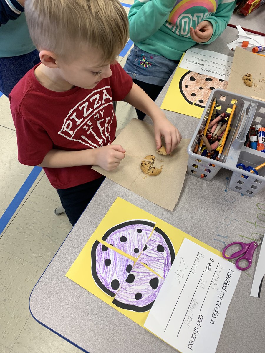 Nicky_Fields_'s tweet photo. Today Ss learned about fractions and fourths by creating 4 equal parts of their 🍪 to share with friends. It was a SWEET way to end the day! Thanks @Ms_Gross_ for the fun idea! #FieldsFabFirsties https://t.co/z9sEoJHwmz