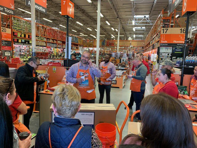 TreseyPooh's tweet photo. Had fun watching the role plays during the Q1 Tom training! Thanks Will! https://t.co/eeORLawdj0