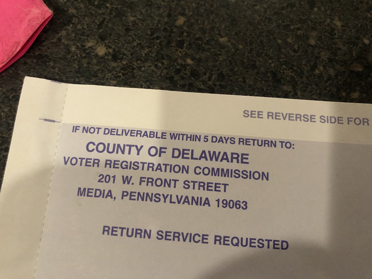 katefoxdrph's tweet photo. OF COURSE the first thing I did in preparation of our move was to change my voter registration #DelcoDems #PresidentWarren https://t.co/kMrjrnQL4W