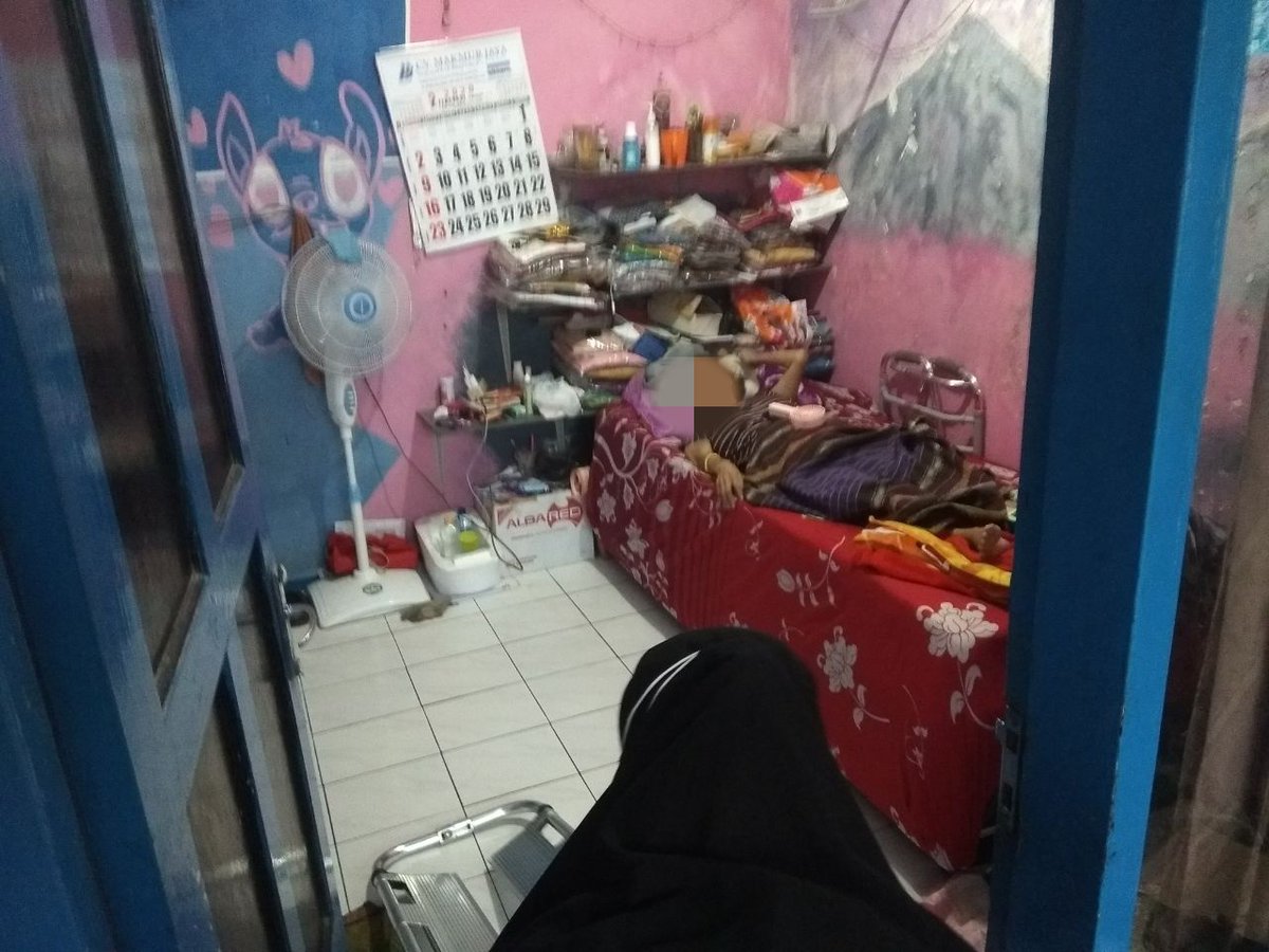 ambulancemalangstrudel tweet media