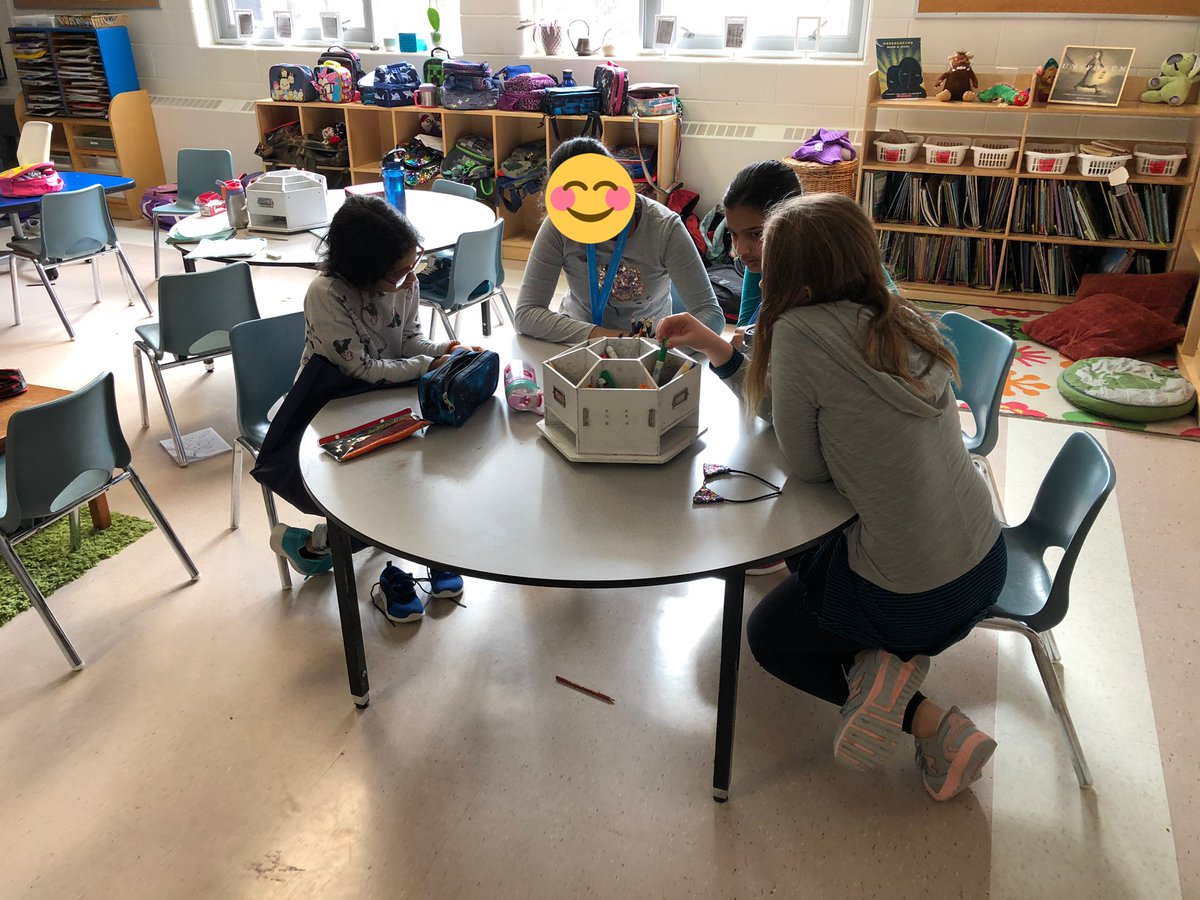 stjamescglc's tweet photo. The St. James Ecoteam is preparing something for Lent. Thanks Mr. Black for helping us out! https://t.co/SuHbcRcWEz
