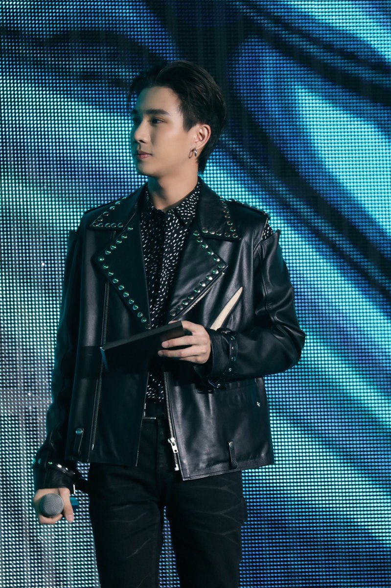 PerthsaintC's tweet photo. 20200219 LineTV Awards 2020
Still in my heart 💖 

#Saint_sup 
#LineNexPlosionxPerth 
#PerthSaintSation 
#LINETVAWARDS2020
#LINETVNEXPLOSION2020 https://t.co/dOy02euDAA