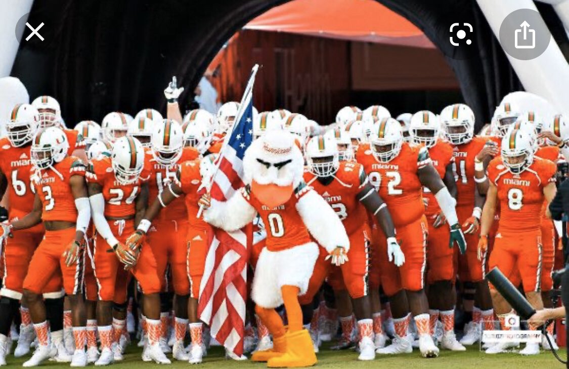 __jw12's tweet photo. Blessed to receive a offer from the university of MIAMI 🦆🟠🟢!!!! TGBTG #GoDucks @DariusR08981516 @CoachEHickson2 @DurhamPublicSch @Coach2Bless @CurtisW75699556 @Coach_MannyDiaz @CoachPop_Cooney @CanesFootball https://t.co/6bruOKKWBV