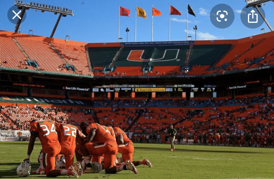 __jw12's tweet photo. Blessed to receive a offer from the university of MIAMI 🦆🟠🟢!!!! TGBTG #GoDucks @DariusR08981516 @CoachEHickson2 @DurhamPublicSch @Coach2Bless @CurtisW75699556 @Coach_MannyDiaz @CoachPop_Cooney @CanesFootball https://t.co/6bruOKKWBV