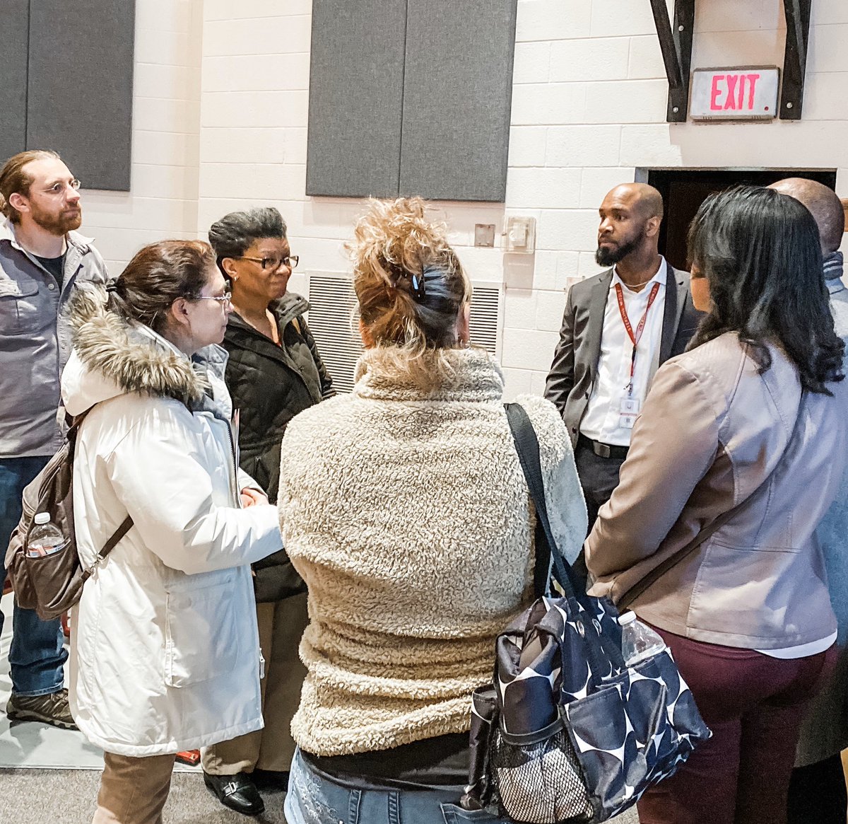 SterlingMiddle1's tweet image. Parent Expo Night, meeting the families of our newest family members! The Amazing Race was a fun addition! Thank you @Sharma_Mercer for the fun idea! @PrincipalMizell @ForestGroveES @GuilfordEle @SterlingElem @RRD_LCPS @SullyES_LCPS @STM_AVID #supportiveparents