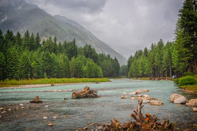 The phenomenal beauty of the mesmerizing Kumrat Valley, Khyber Pakhtunkhwa....

#HaseenPakistan #Tripkar #love #PSL #OPPOxPSL #UmarAkmal #SibiMela2020 #PSL5ComesPakistan #ThursdayThoughts
