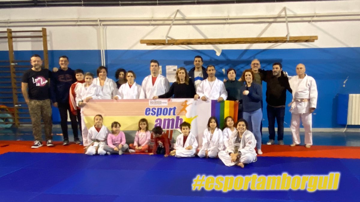 🏳️‍🌈🥋Ayer acabamos el día con lxs chicxs de <a href="/judosantacoloma/">Judo Santa Coloma</a> 🥇Un placer compartir un ratito con vosotr@s! Os debemos una clase de iniciación! #esportamborgull #territoriLGTBIQ #SantaColomaLGTBIQ #4anysvisibilitzant