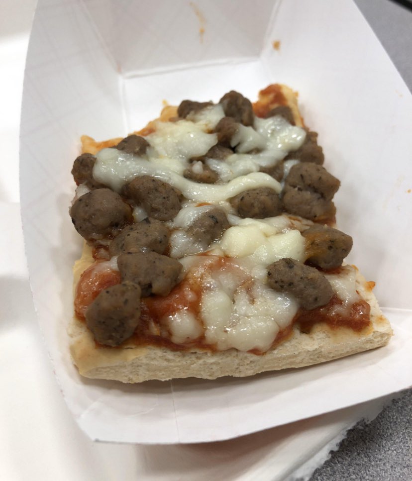 lexrllyaintshit's tweet photo. if i could go back to elementary school I would . ONLY for this mf breakfast pizza . that shit hit SOOOOO different. https://t.co/H8zOcTQROP