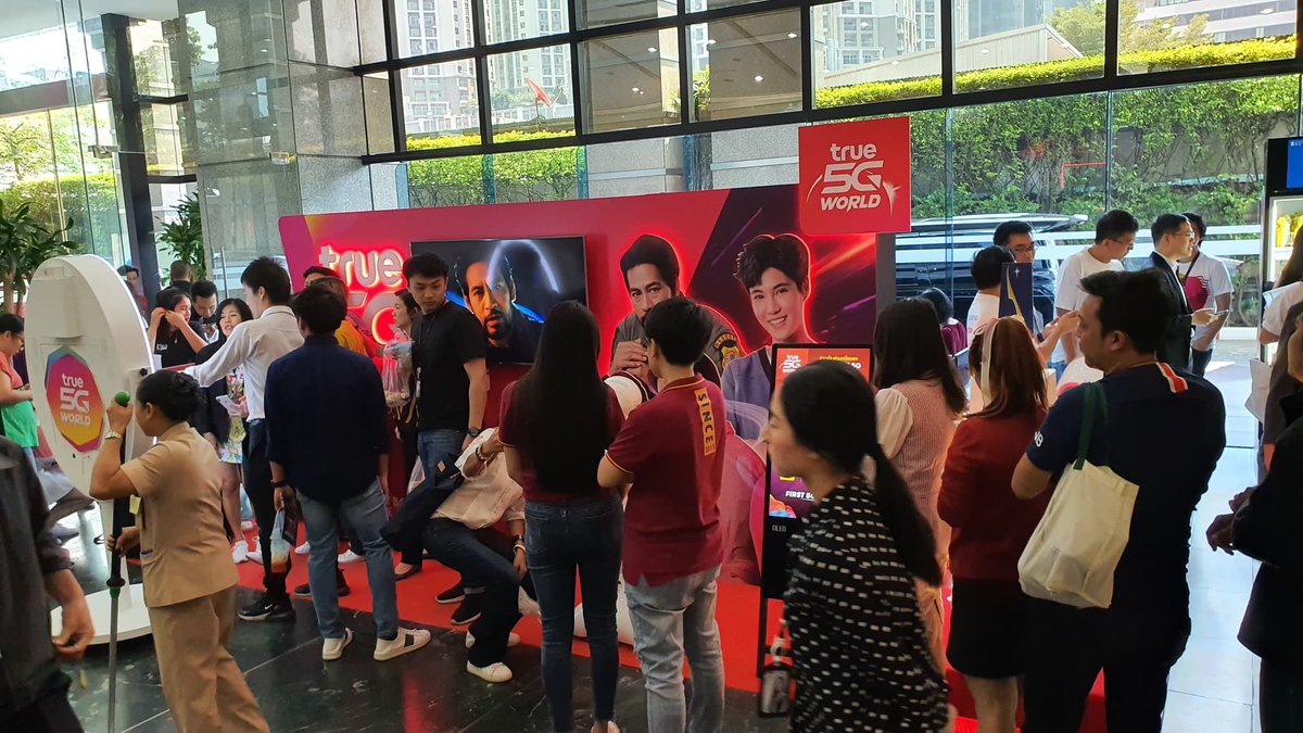 onlinestation's tweet image. ภาพบรรยากาศก่อนเริ่มงาน  THE FIRST TRUE 5G "เครือข่ายอัจฉรียภาพ สู่โลกใหม่ที่ยั่งยืน ของเรา"
#True5G 
#True5Gเครือข่ายอัจฉริยะ
#CherprangBNK48