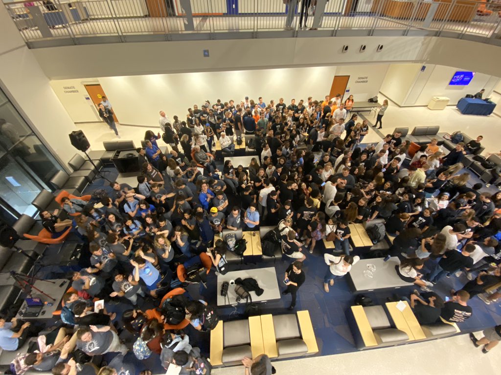 TheAlligator's tweet photo. The Reitz Union is filling up with both parties’ candidates as they anticipate the election results. #UFSG https://t.co/3QvI13hh3I