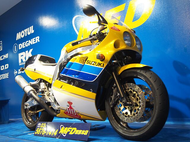 スズキ伝統の油冷エンジン！ HBカラーが美しい、限定車です。 【詳しく