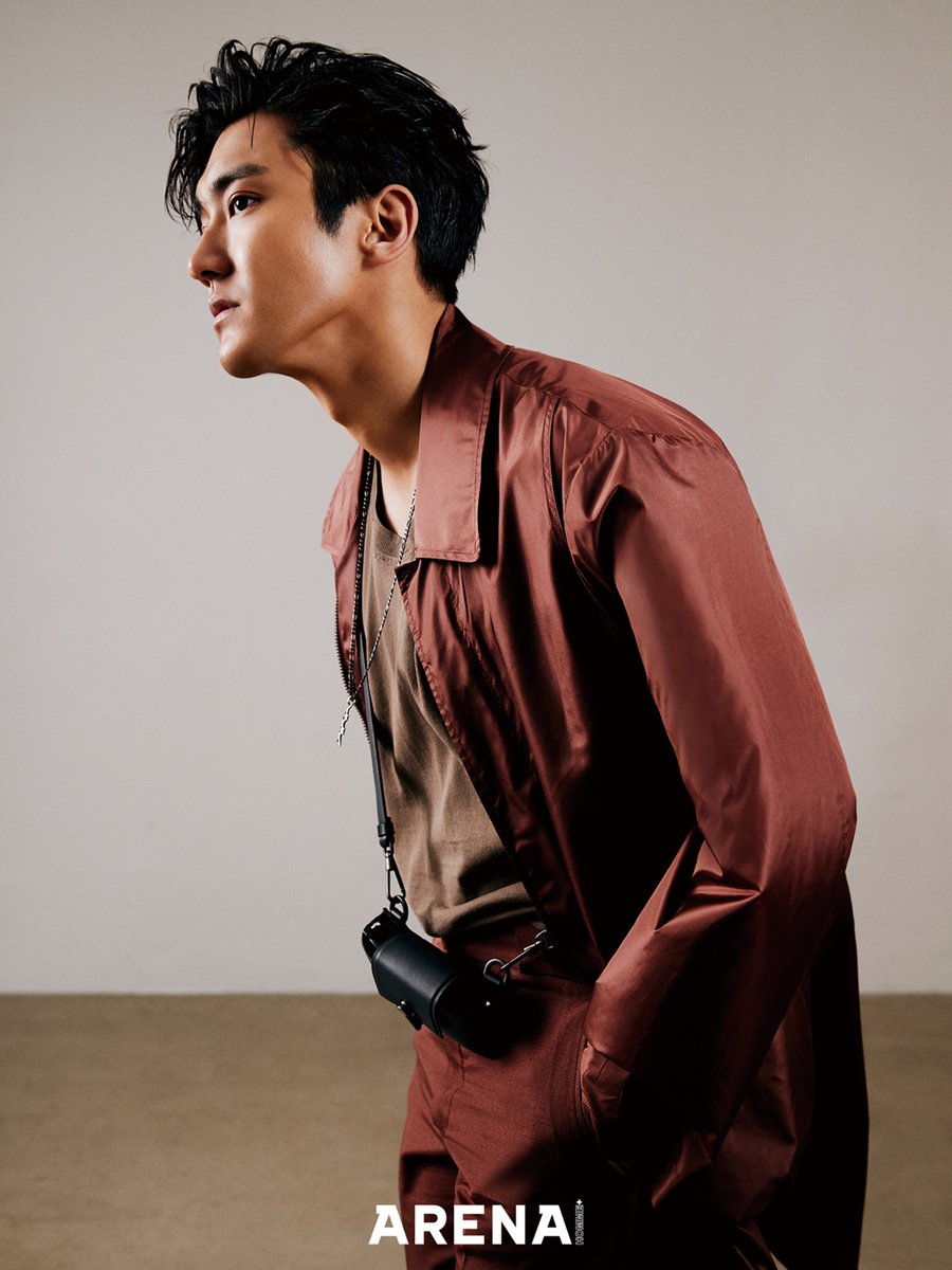Arena Homme Plus magazine taps CHOISIWON as the new cover guy for their 14th anniversary issue!
He showed off his perfect gentlemanly beauty with suits of colorful styles! 😎

#CHOISIWON #최시원 #SUPERJUNIOR #슈퍼주니어 <a href="/SJofficial/">SUPER JUNIOR</a>