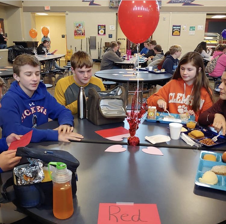 pmssparks's tweet image. No one eats alone #sparkfamily #sparkpride