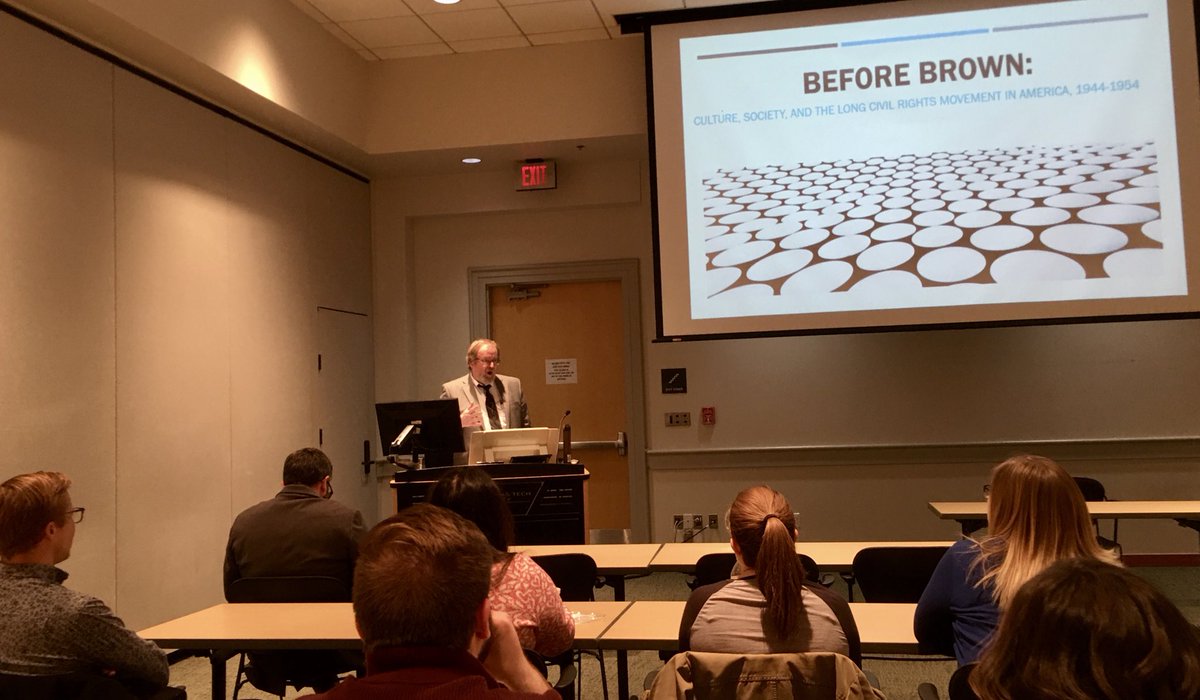 drrbowen's tweet photo. Dr. James Moses, Professor ⁦⁦⁦@ArkansasTech, presents on events occurring from 1944-1954 that set the stage for the Civil Rights Movement. Especially notable is Dr. Moses’ involving/collaborating with graduate students in this research. #ComeStudyWithTheBest https://t.co/i8UXdw9x4U
