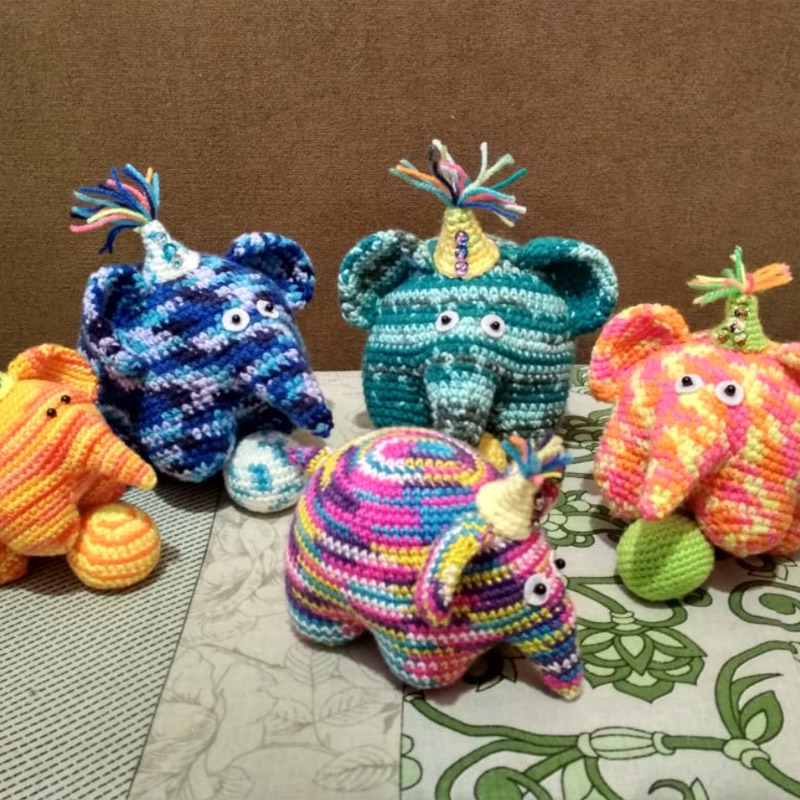 MasterAlex11's tweet image. Вязаные игрушки ручной работы в Хабаровске. 
instagram.com/p/B8xeJGqgK5g/…
Предлагаю купить вязаные игрушки от моих милых партнеров, а так же подарки и сувениры, в том числе декор из дерева, для оформления вашего дома.