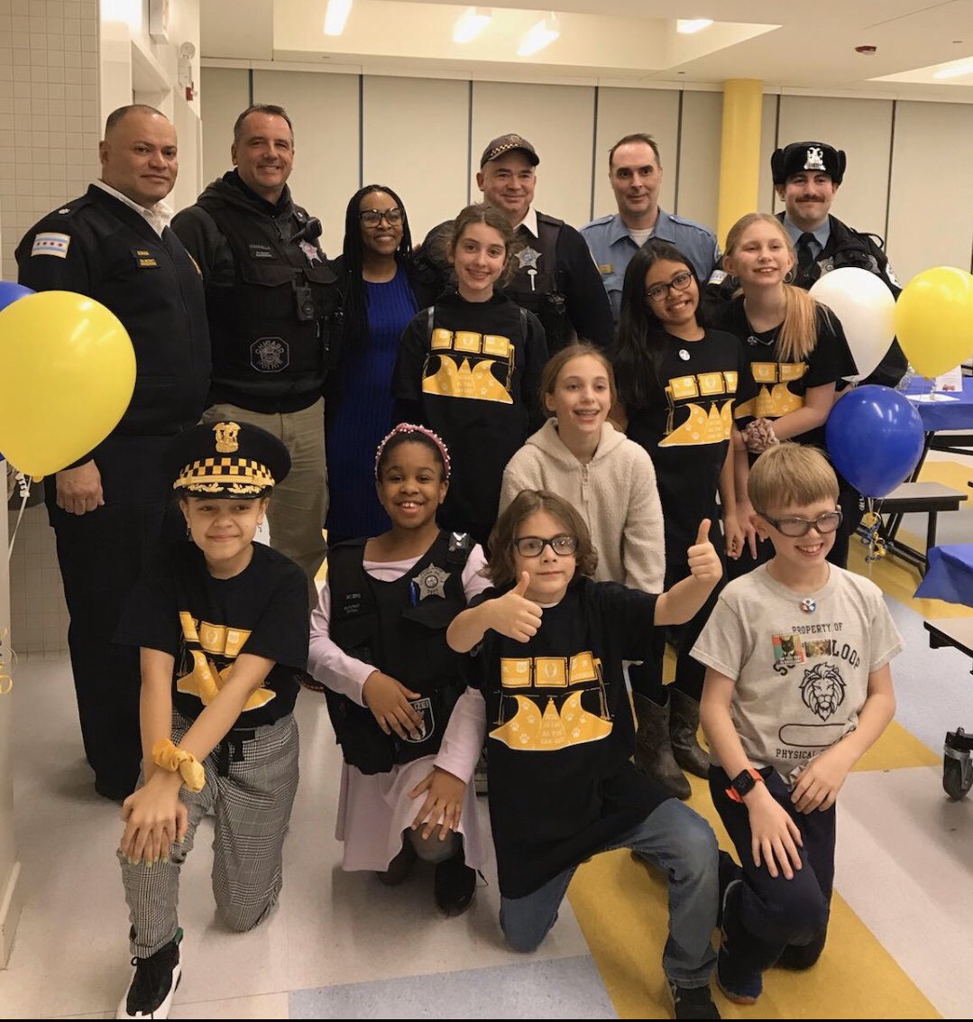 Commander Roman, 
Lt Ciannella, Officer Craig and Sgt Schenk humbled by the admiration from the South Loop Elementary Students <a href="/SouthLoopElem/">South Loop Elementary</a>  on
First Responder Appreciation Day in honoring the memory of Commander Paul Bauer 💙