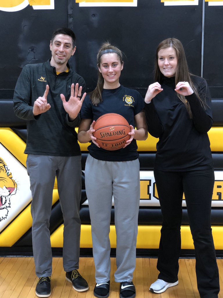 AV Lady Tigers Basketball tweet media