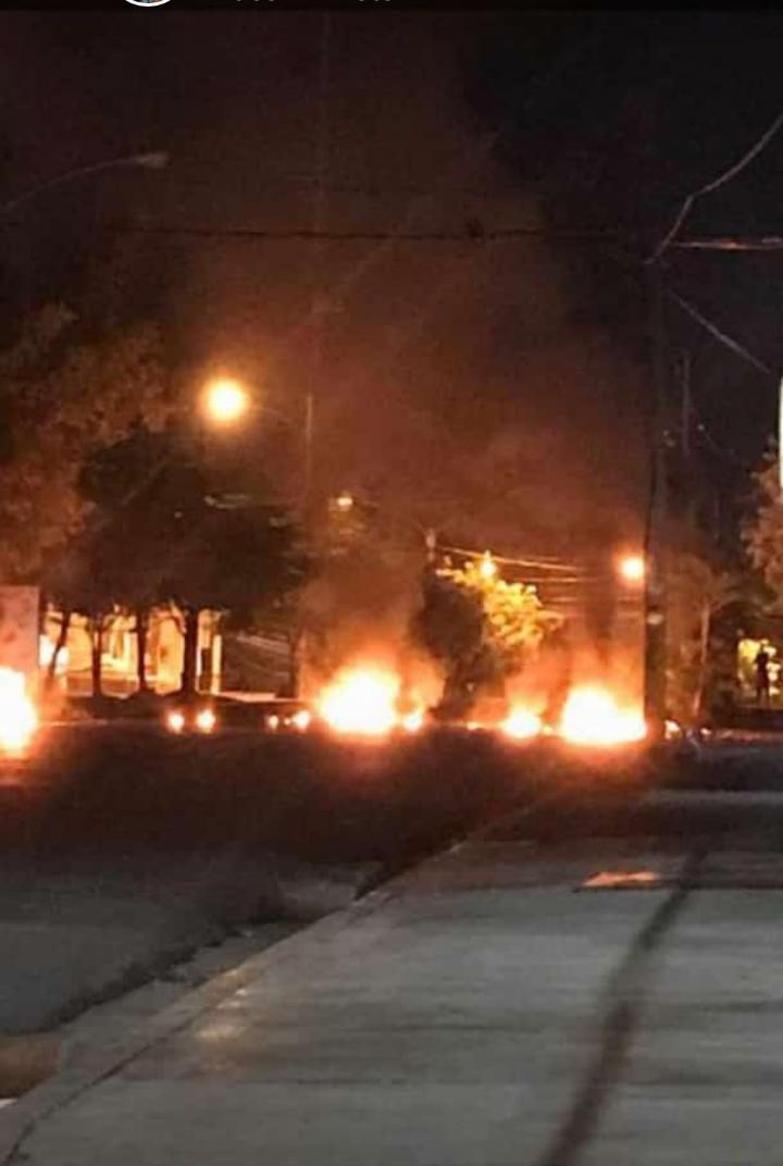DanelJerez's tweet photo. Arden diferentes sectores de San Francisco de Macorís Exigiendo #JCErenunciaYa #PaFueraLaJunta #SeVan #PLDOUT #PaFueraLaJunta #FinDeLaImpunidad #RDprotesta #PLDMafiosos #RenunciaPlenoJCE #RenunciaJCE https://t.co/TFCVcIBbe5