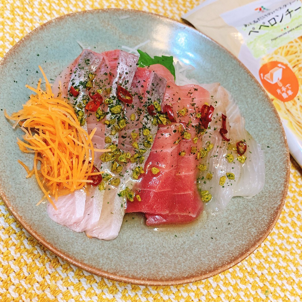 ?スキマ飯掲載のお知らせ?
今日発売の東京ウォーカーにスキマ飯掲載されております!
今回はなんでもペペロンチーノにしたら旨いのでは!?です。
単行本は2/28発売!
↓予約もできる↓
レトルト以上・ごちそう未満! スキマ飯 KADOKAWA https://t.co/ZzjBV3iFA6