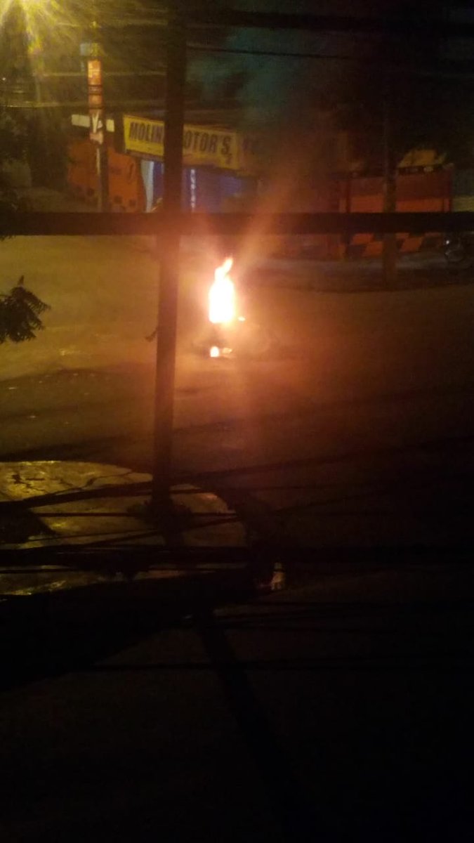 DanelJerez's tweet photo. Arden diferentes sectores de San Francisco de Macorís Exigiendo #JCErenunciaYa #PaFueraLaJunta #SeVan #PLDOUT #PaFueraLaJunta #FinDeLaImpunidad #RDprotesta #PLDMafiosos #RenunciaPlenoJCE #RenunciaJCE https://t.co/TFCVcIBbe5