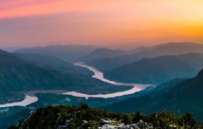 눈치 보지 말고
소신껏 행동하고
내숭 떨지 말며

누군가
해야 할 일이라면
내가 하고

언젠가 해야
할 일이라면
지금 하고

어차피
할 일이라면
미적지근이
하지말고
화끈하게 하자. pic.x.com/dNbvHZ3e7n