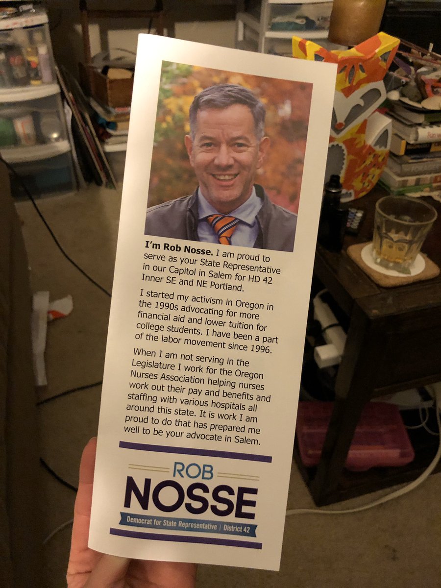 ashley_karyn222's tweet photo. While watching the #DemocraticDebate my state rep doorknocked me and we talked about climate change and Elizabeth Warren. #pdxpol https://t.co/ic2R9H9EkL
