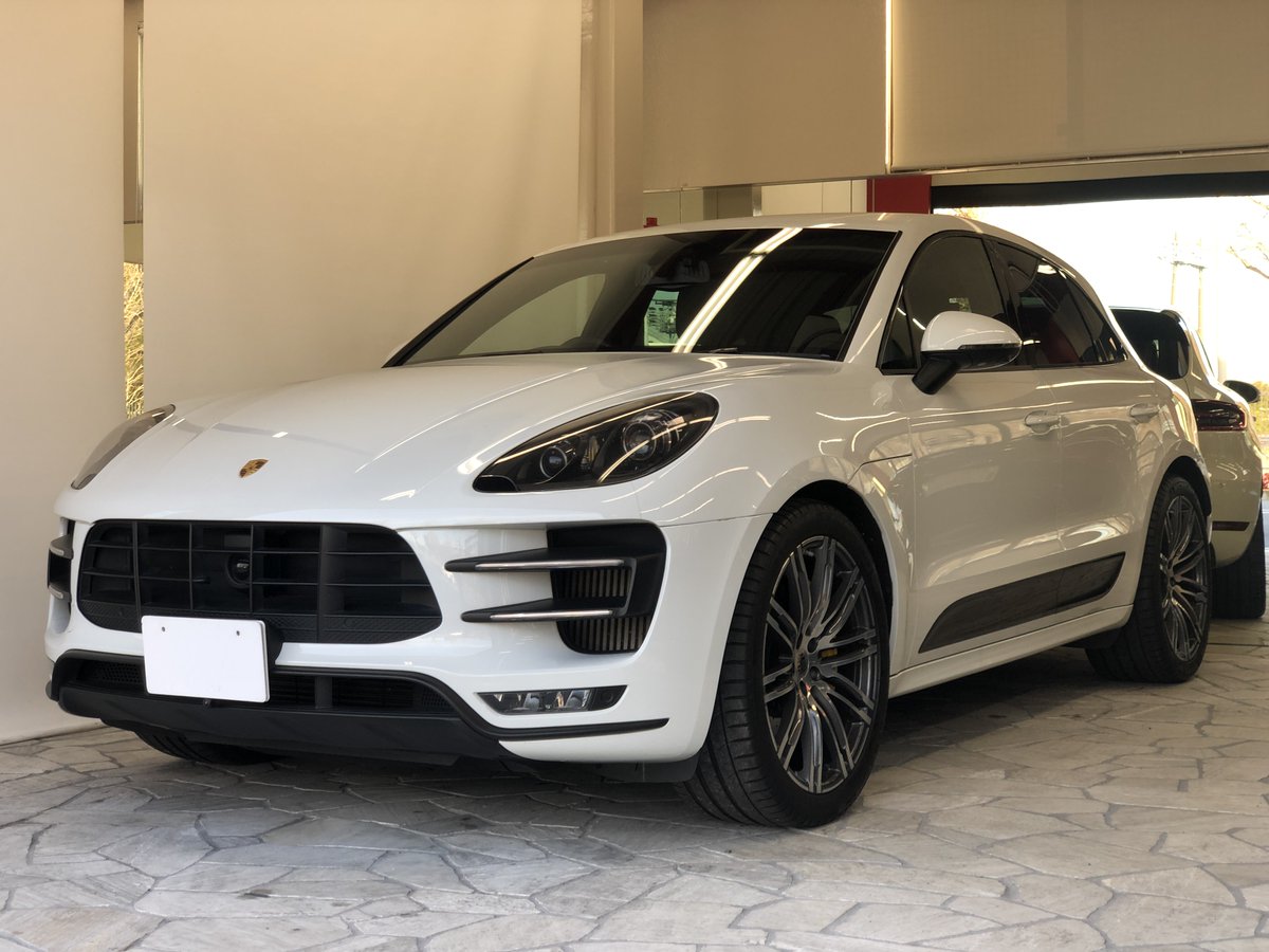 napoleon_auto's tweet photo. 【入庫情報】
ポルシェ マカン 
ターボ　Ｄ車　カーボンＯＰ　スポーツクロノ　ＰＣＣＢ https://t.co/L8NLv3QPpV