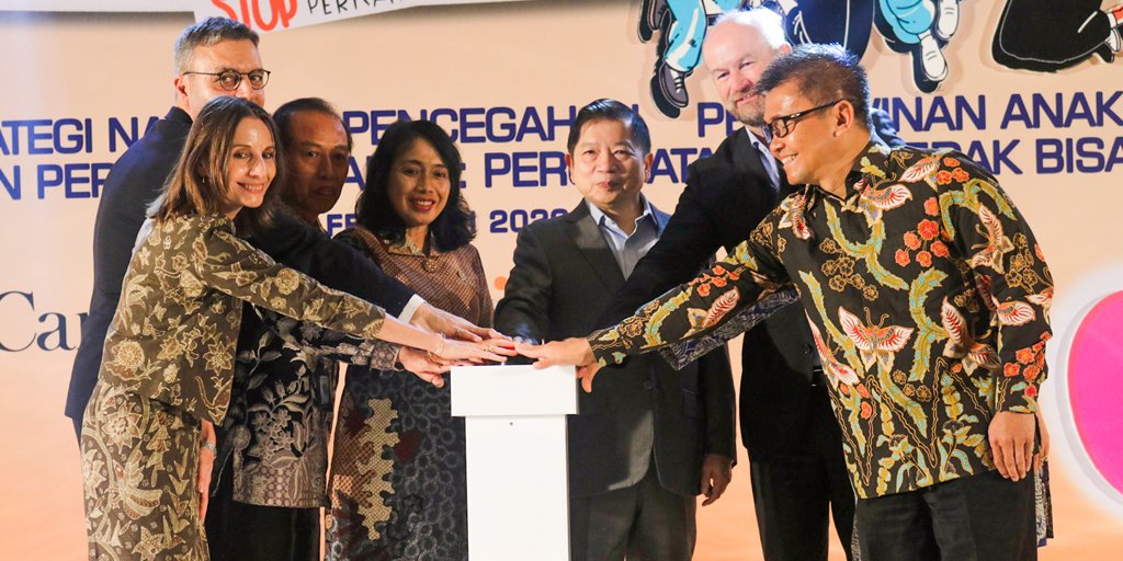 CardnoIntDev's tweet photo. One in nine girls marry before they reach 18 years of age in #Indonesia. Today, on #WorldDayOfSocialJustice, we take a look at how @dfat's #AIPJ2 is #makingadifference by reducing the rate of #ChildMarriage in ๐ฎ๐ฉ https://t.co/egVjjfa06M https://t.co/1QrbtAkEF8