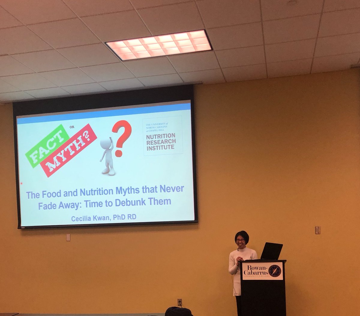 KwanCeci's tweet photo. The #AppetiteForLife talk tonight for @UNC_NRI on #dietmyths went well. Thanks everyone who helps along the way and come tonight. So glad to have this chance to put on my #RD hat &amp; share another of my very passionate topic- #food &amp; #nutrition! #rdchat https://t.co/UgDaSJbRXq