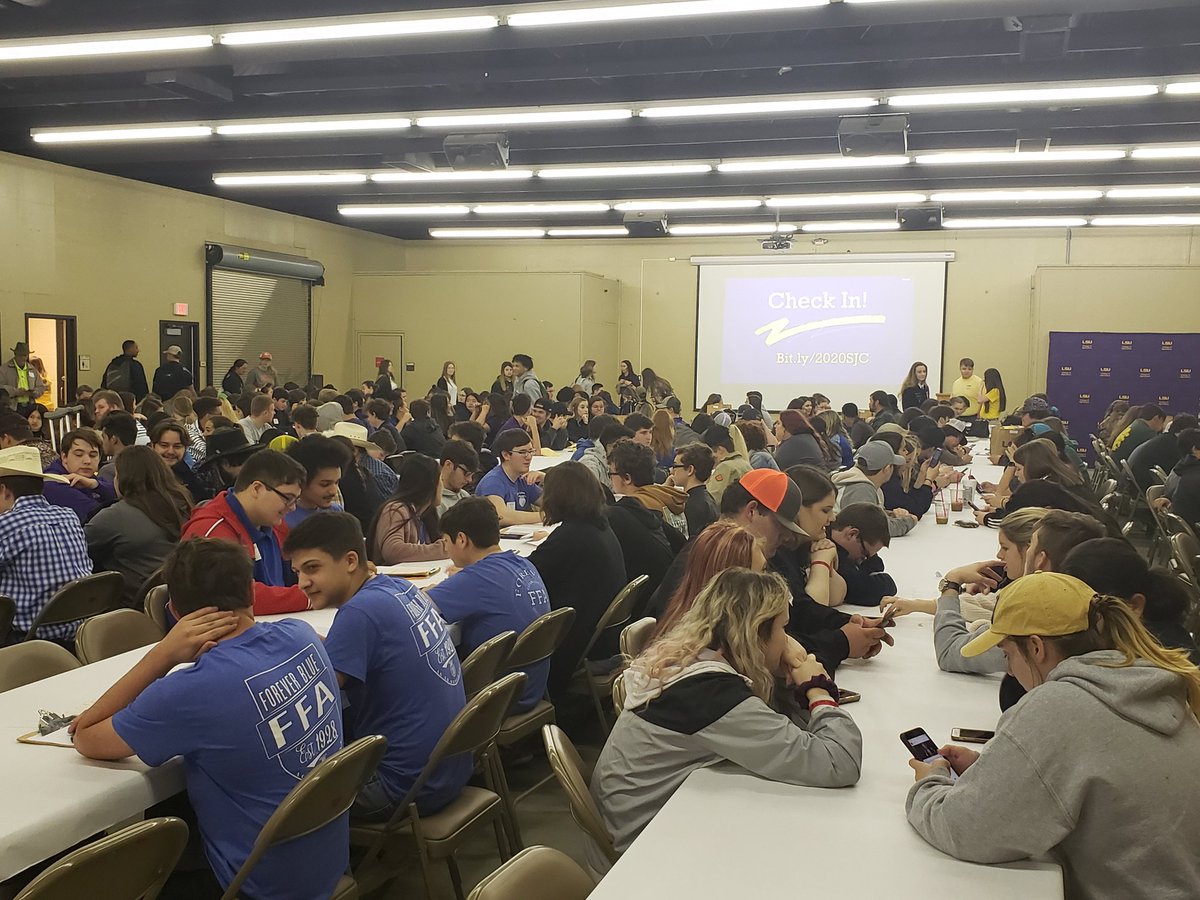 AmandaLeeLSU's tweet photo. About 500 students participated in our FFA Spring Judging Clinics on campus today! Such a great event to host future #LSU Ag Tigers! #geauxag #FFA https://t.co/APxOPg926l